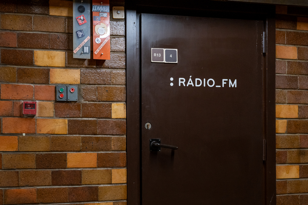 Radio FM Hudba sveta radio show photo Peter Kurhajec