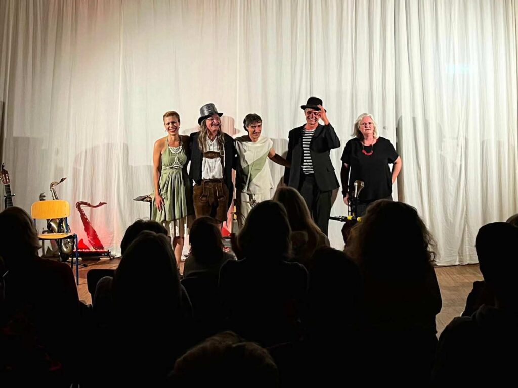 Eberharting concert AWb w Bavarian Immigrants; photo: Linea Knoll